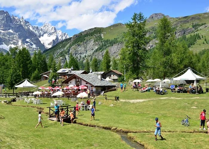 아파트 In Near Lift *